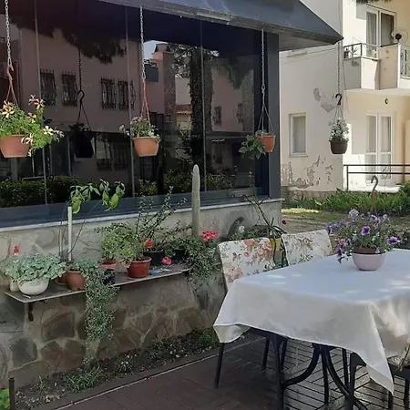 1 + 1 + Veranda Apart Bahceli Ev *
